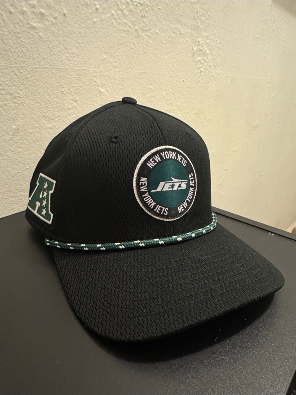 New Era New York Jets Black & Green Rope Snapback Hat- worn once at max